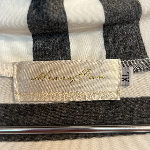 Merry Fun brand women’s cardigan size XL gray and white - Picture 4 of 4